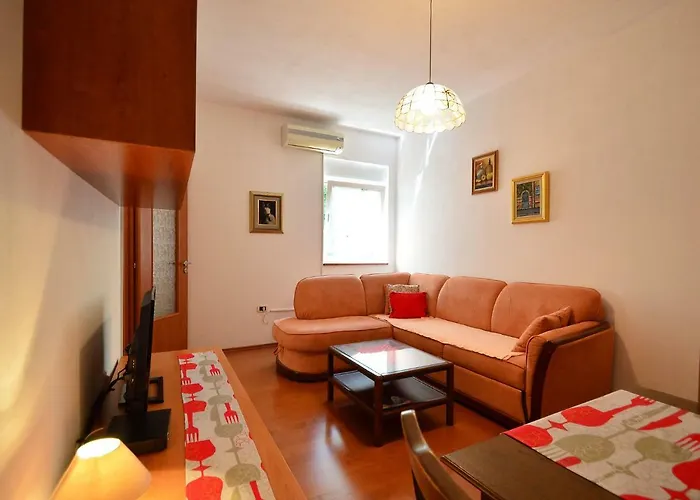 Tihomir-2 By Interhome Διαμέρισμα *